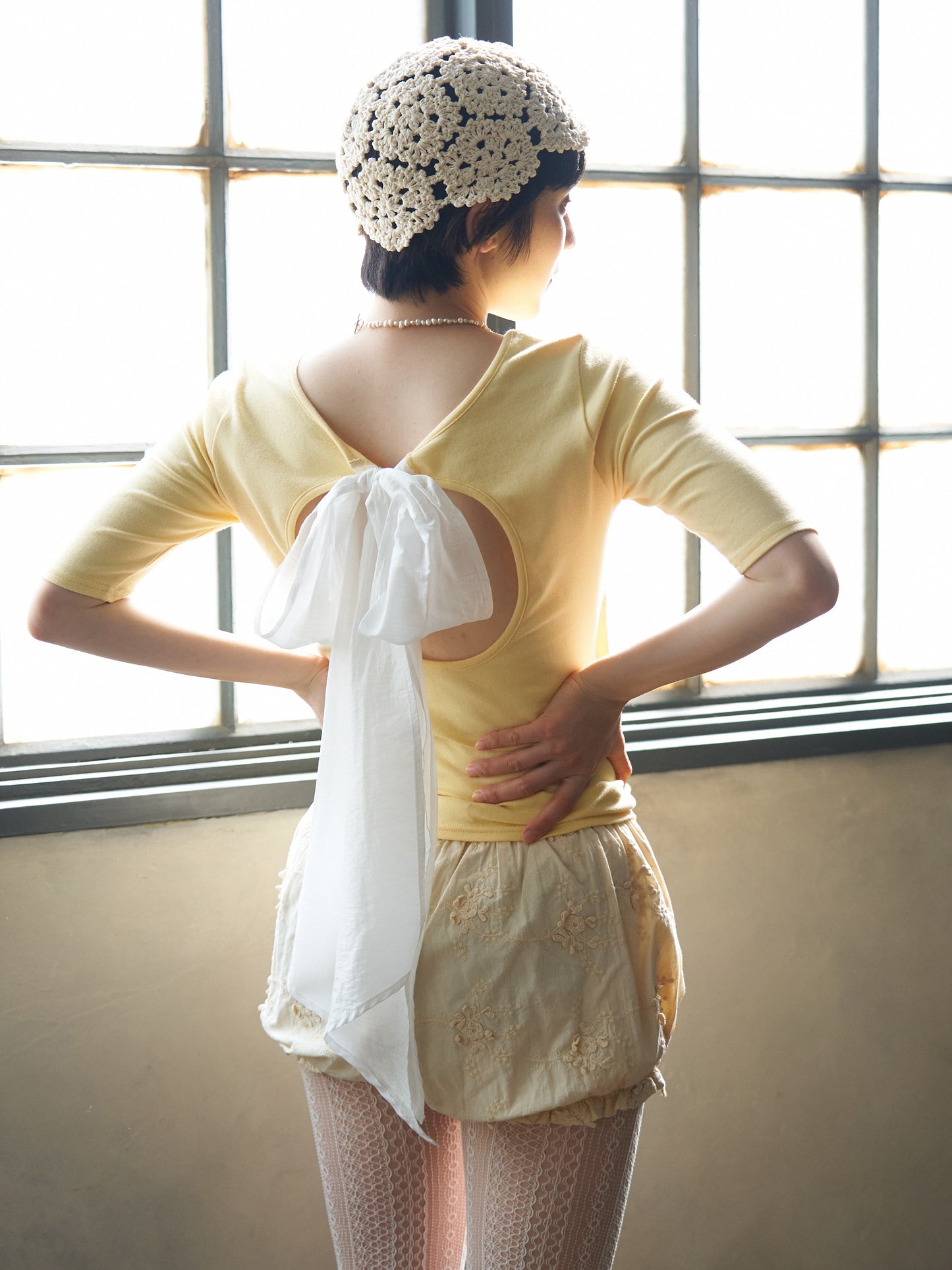 Back Ribbon Cup-in Top