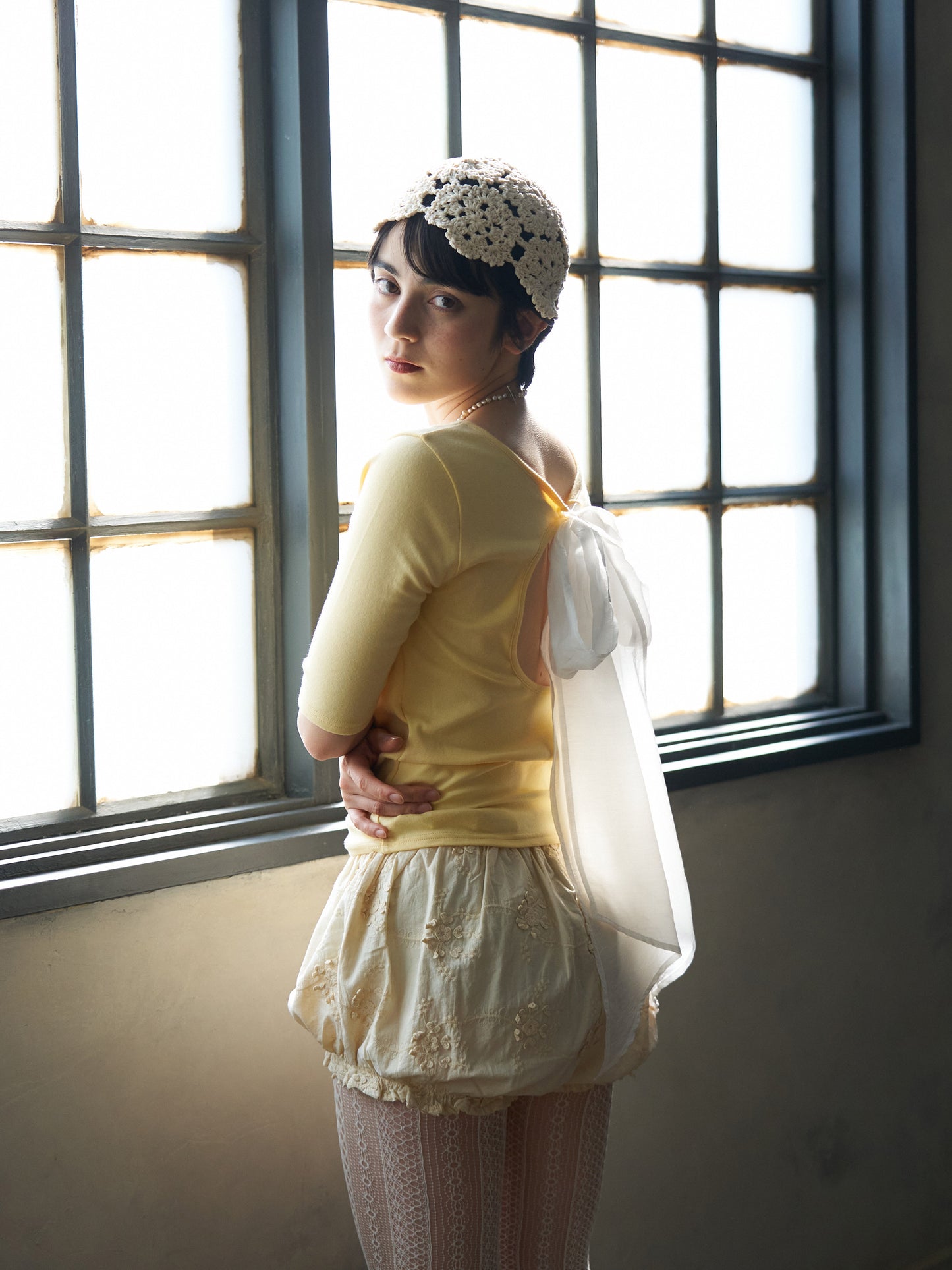 Back Ribbon Cup-in Top