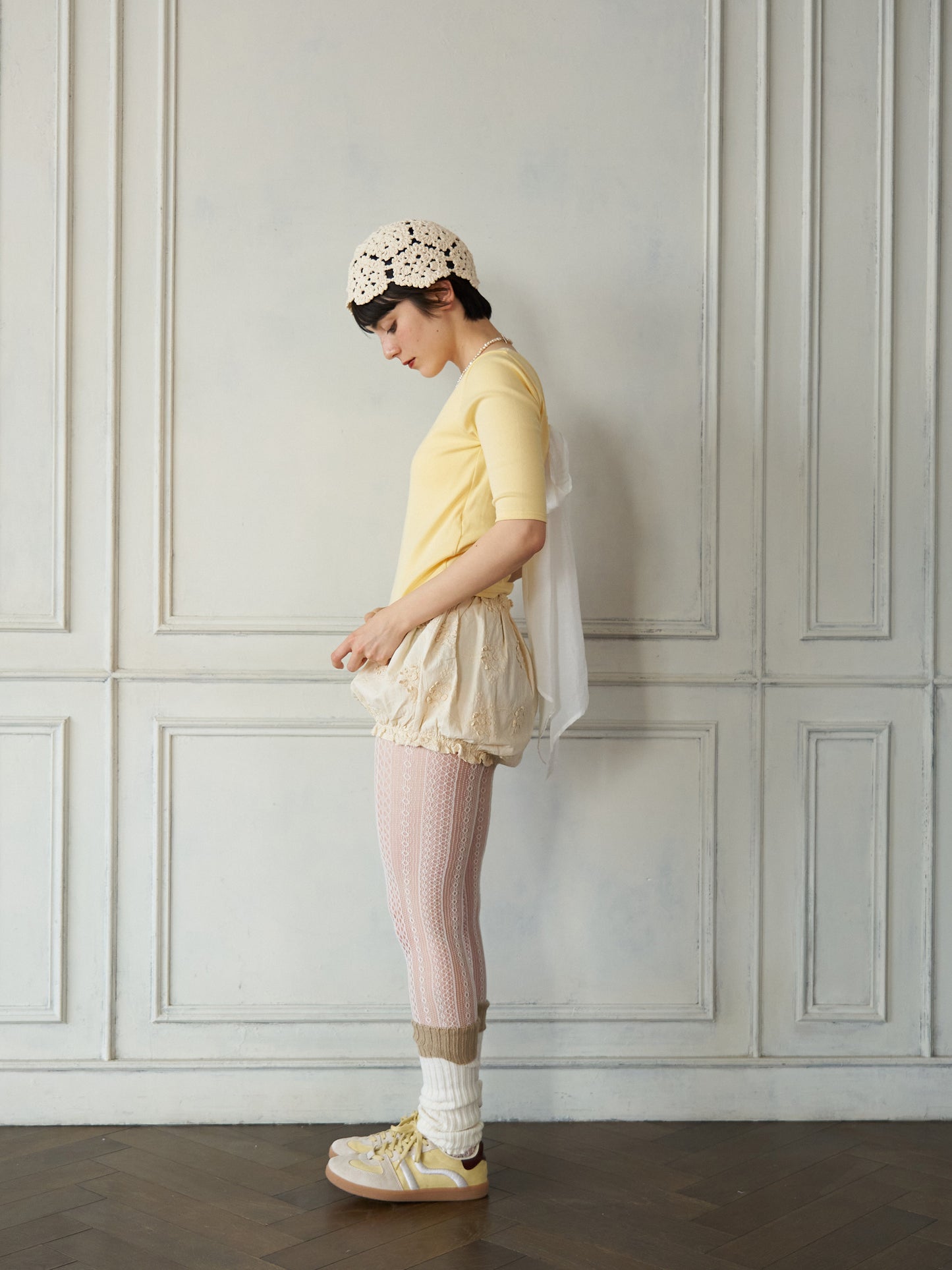 Back Ribbon Cup-in Top