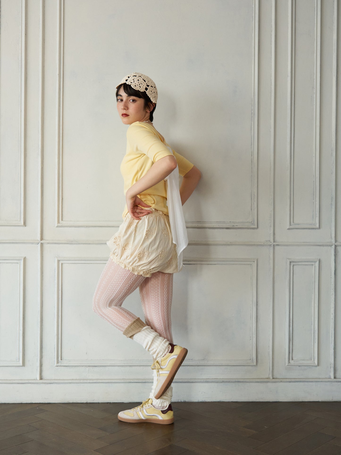 Back Ribbon Cup-in Top