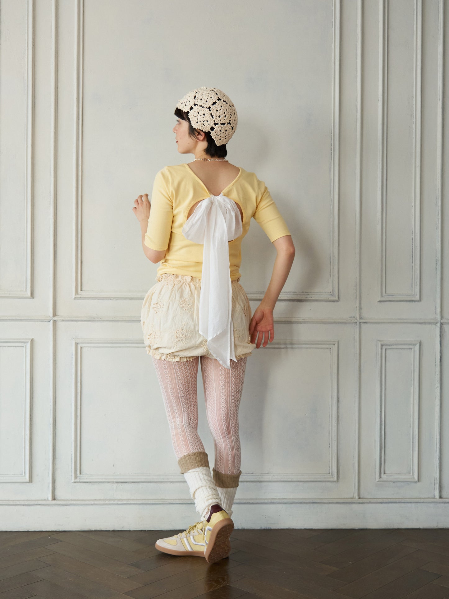 Back Ribbon Cup-in Top