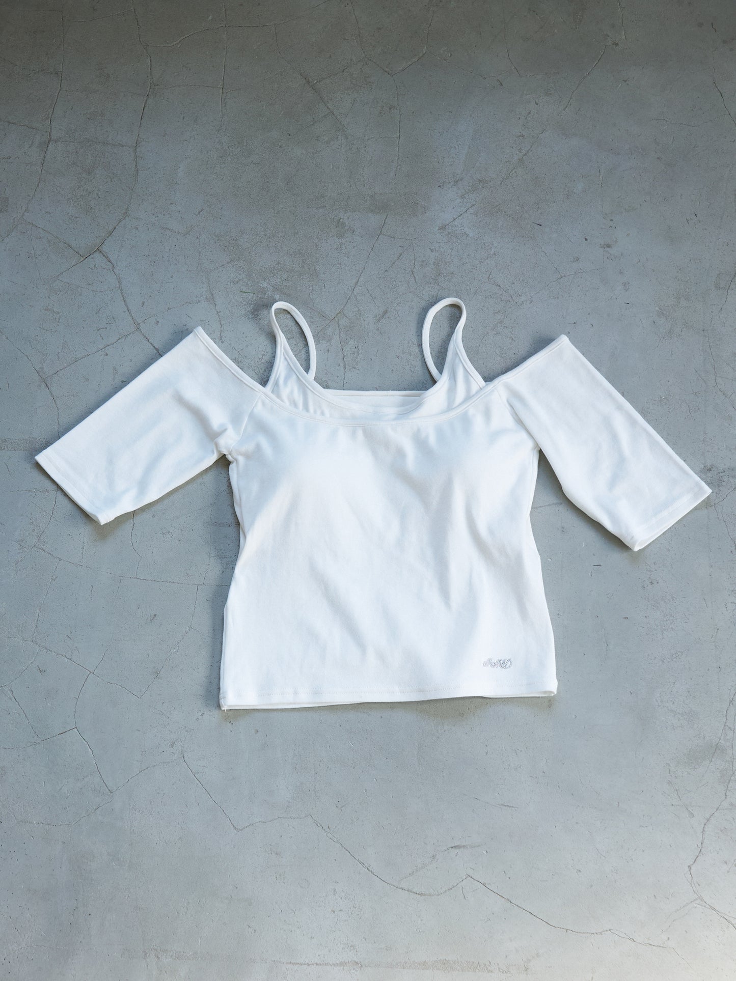 Layered Pad-in Pullover
