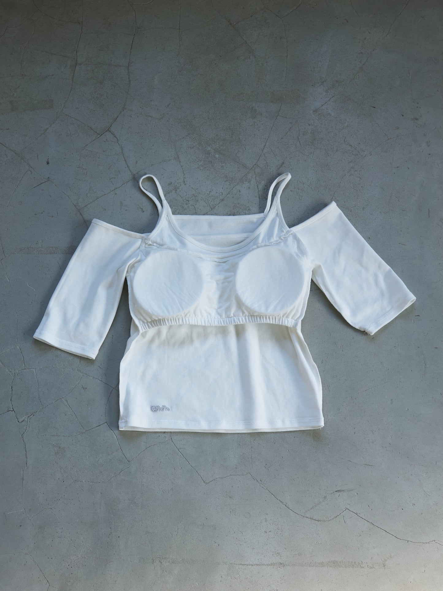 Layered Pad-in Pullover